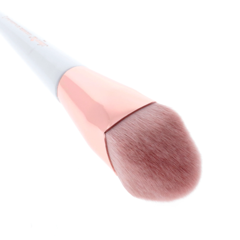 ACCESSOIRES - LUXE BASICS 4D FOUNDATION BRUSH